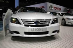 ����������� ��������� ���������� Lexus LS600h