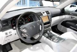 ����������� ��������� ���������� Lexus LS600h